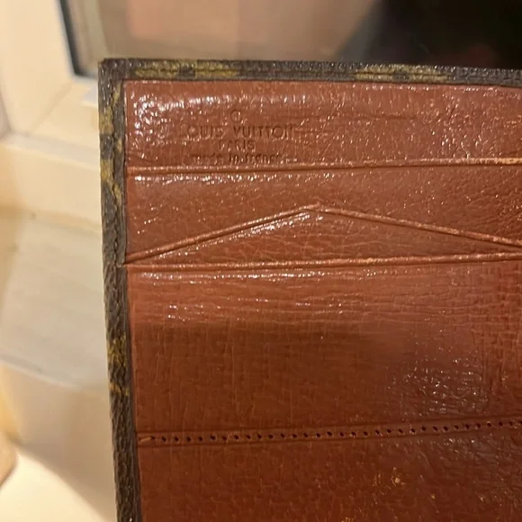 Louis Vuitton Wallet with wear - Picture 4 of 6